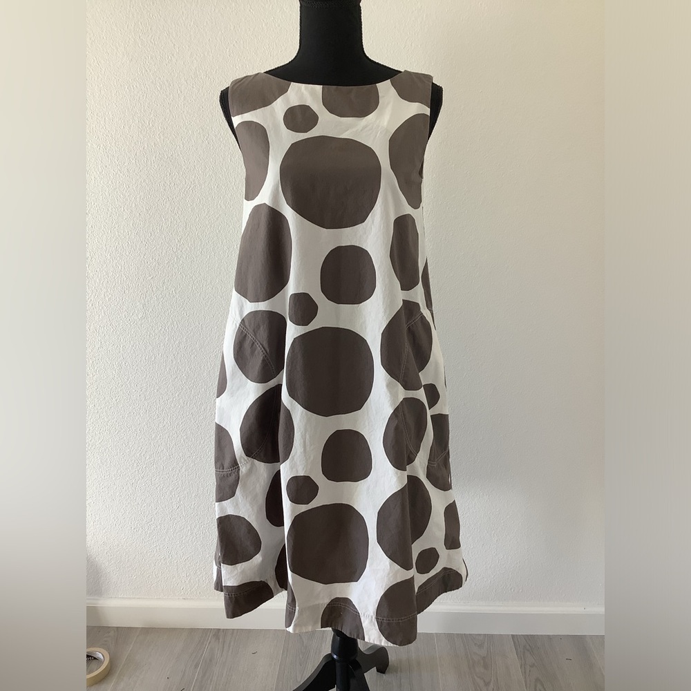 Pre-owned Uniqlo Marimekko A- line dress (2022) in XS. Light brown dots print